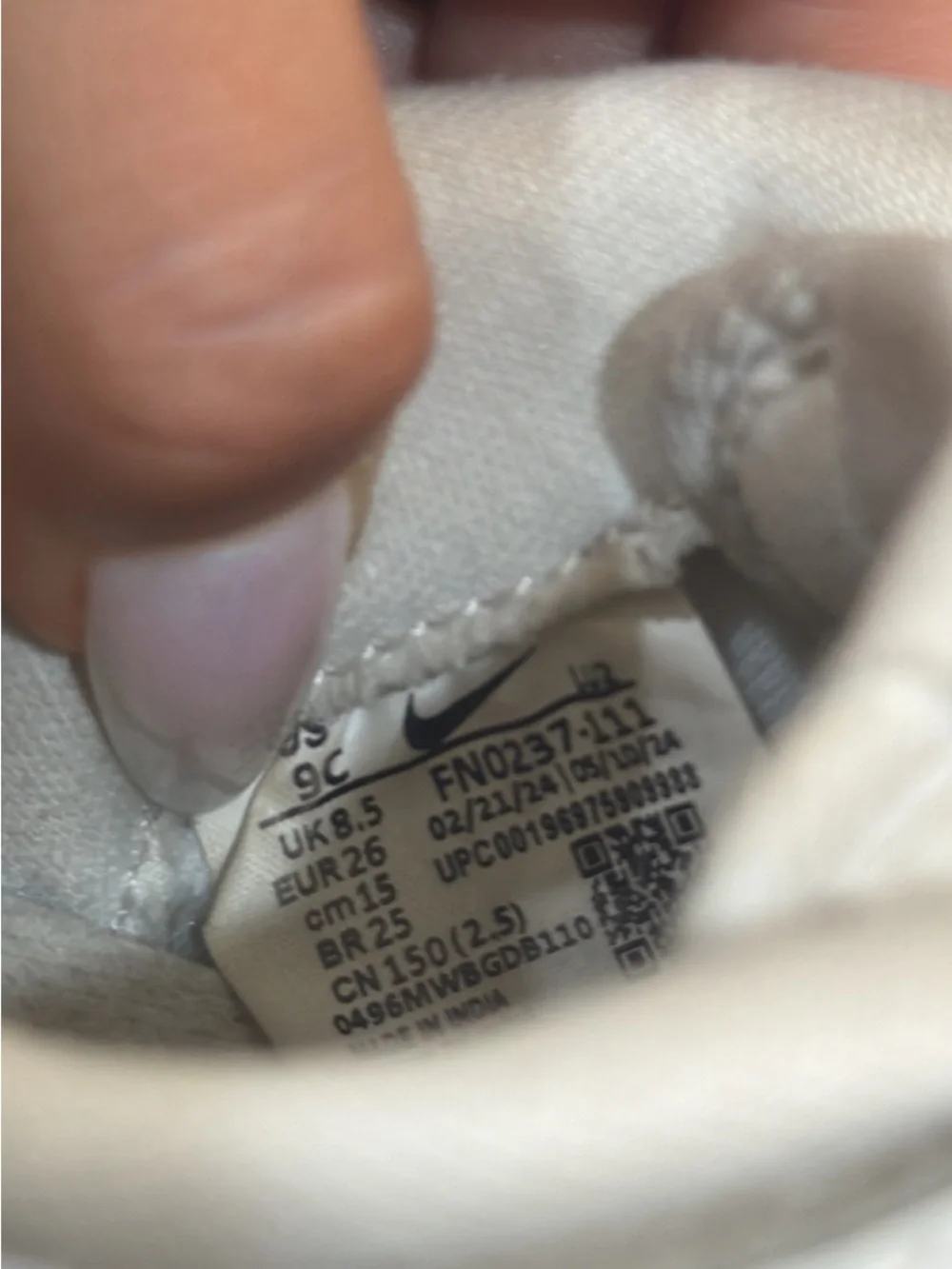 Nike White Kids Low-Top Sneakers with Velcro Strap